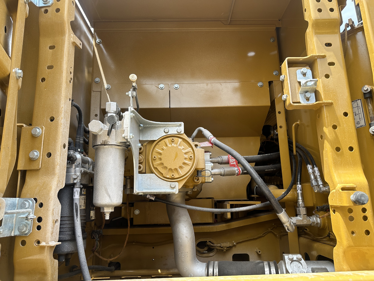 CATERPILLAR 330GC - Máy xúc bánh lốp: hình 4 CATERPILLAR 330GC - Máy xúc bánh lốp: hình 4
