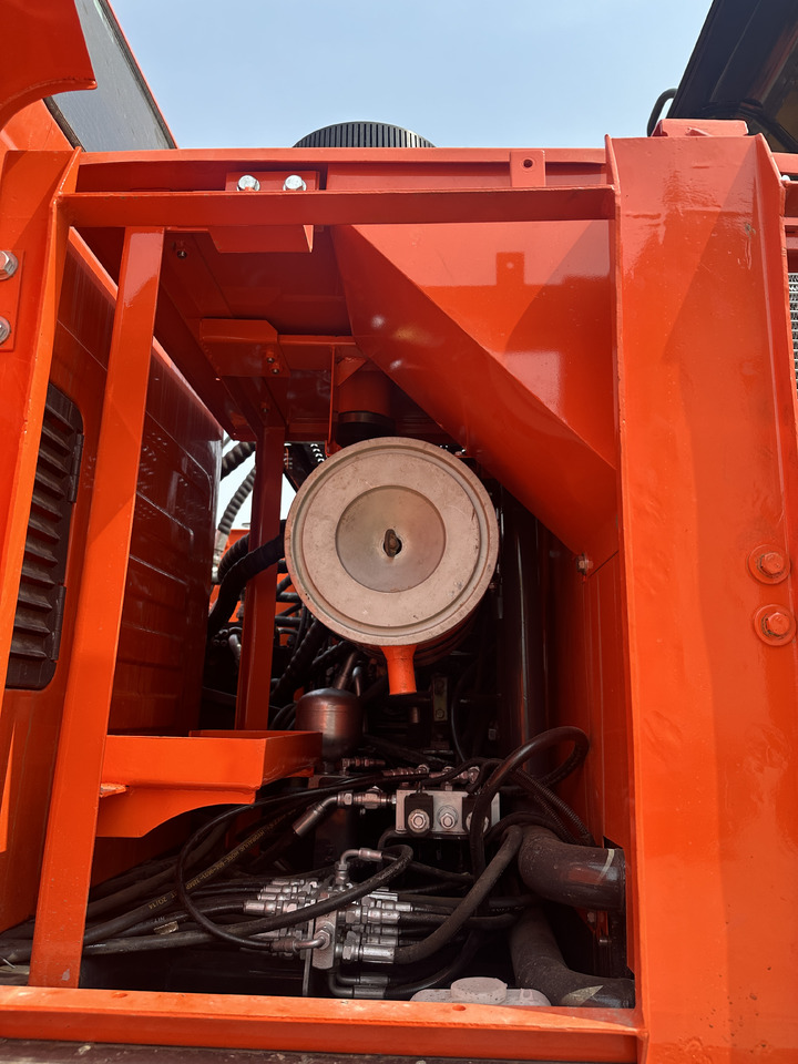 DOOSAN DX225LC-9C - Máy xúc bánh xích: hình 4 DOOSAN DX225LC-9C - Máy xúc bánh xích: hình 4
