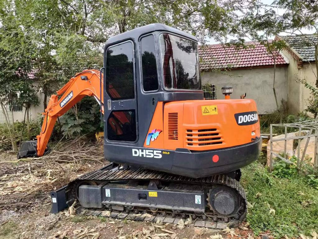 Doosan DH 55 - Máy xúc mini: hình 4 Doosan DH 55 - Máy xúc mini: hình 4