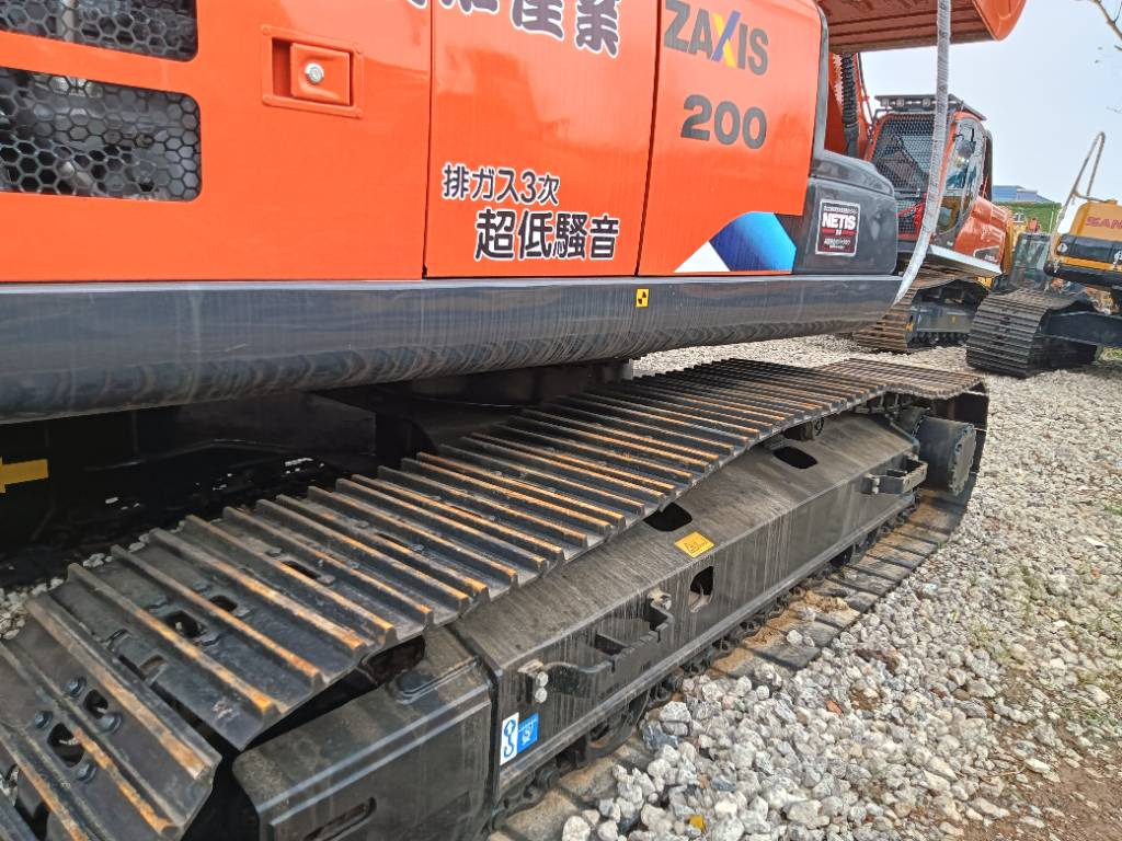 Hitachi ZX 200 - Máy xúc bánh xích: hình 2 Hitachi ZX 200 - Máy xúc bánh xích: hình 2