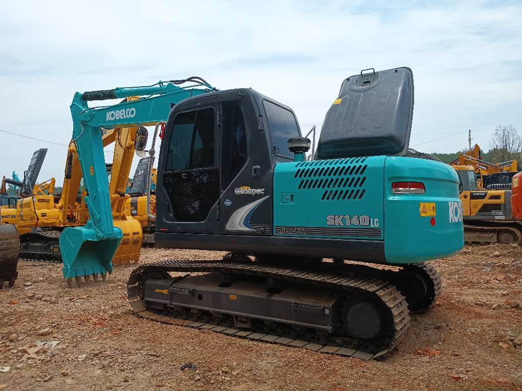 KOBELCO SK140 - Máy xúc bánh xích: hình 4 KOBELCO SK140 - Máy xúc bánh xích: hình 4