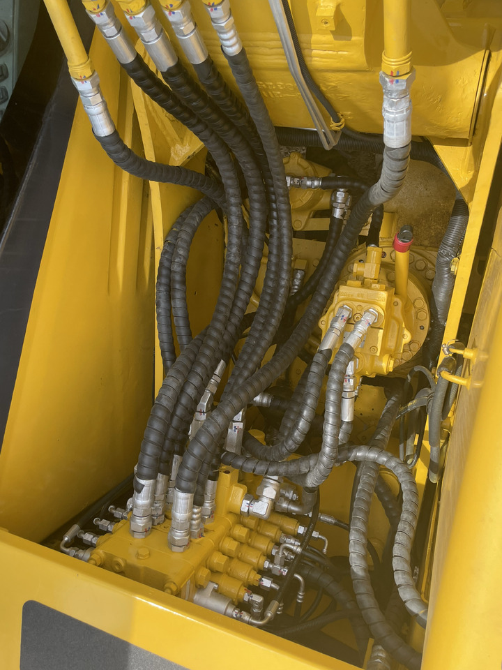 KOMATSU PC 130-7 - Máy xúc mini: hình 4 KOMATSU PC 130-7 - Máy xúc mini: hình 4