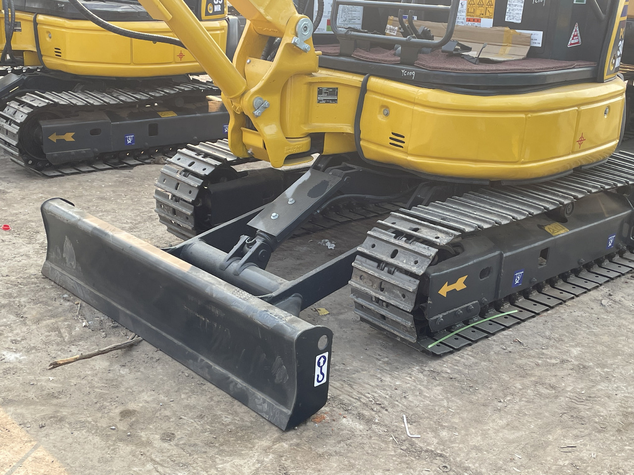 KOMATSU PC30MR-3 - Máy xúc mini: hình 5 KOMATSU PC30MR-3 - Máy xúc mini: hình 5