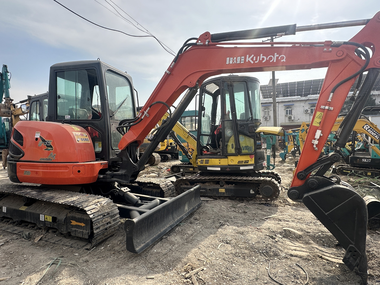 KUBOTA U35-5 - Máy xúc mini: hình 1 KUBOTA U35-5 - Máy xúc mini: hình 1