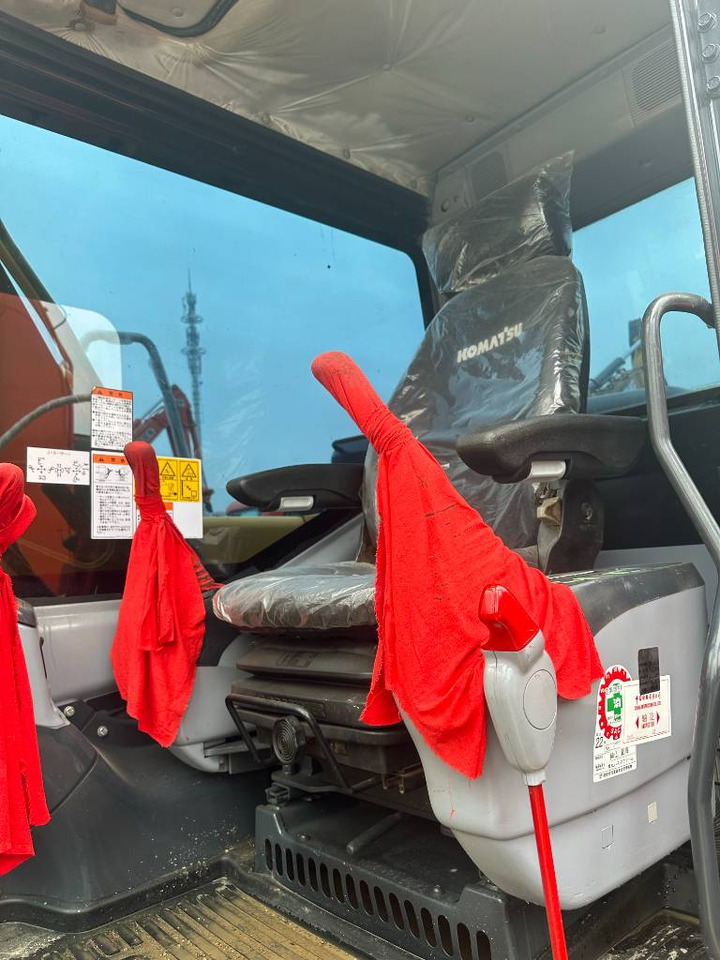 Komatsu PC 130 - Máy xúc mini: hình 3 Komatsu PC 130 - Máy xúc mini: hình 3