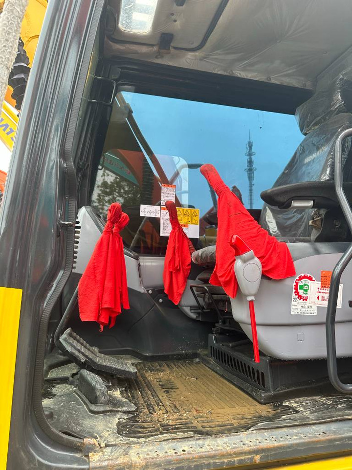 Komatsu PC 130 - Máy xúc mini: hình 2 Komatsu PC 130 - Máy xúc mini: hình 2