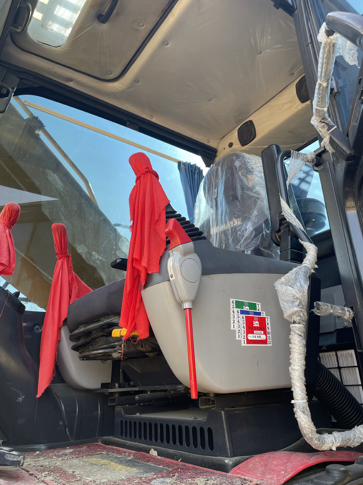 Komatsu PC 210LC - Máy xúc bánh xích: hình 4 Komatsu PC 210LC - Máy xúc bánh xích: hình 4