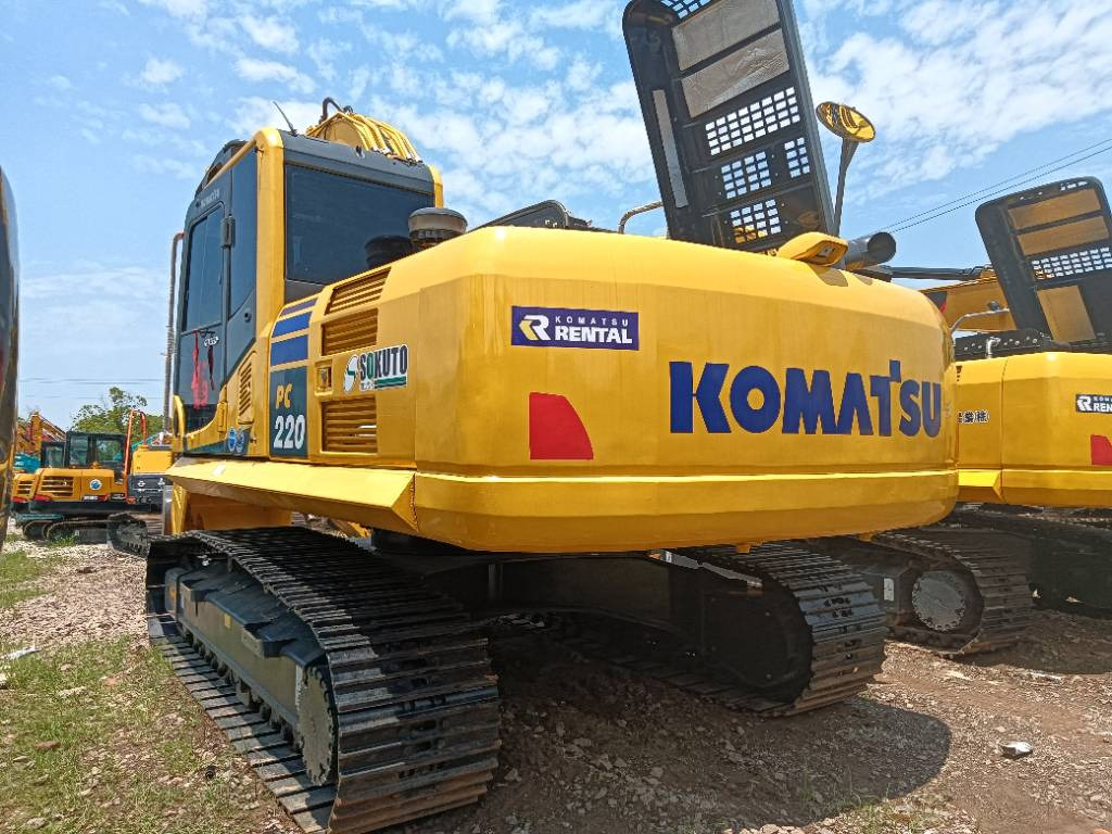 Komatsu PC 220-8 - Máy xúc bánh xích: hình 1 Komatsu PC 220-8 - Máy xúc bánh xích: hình 1