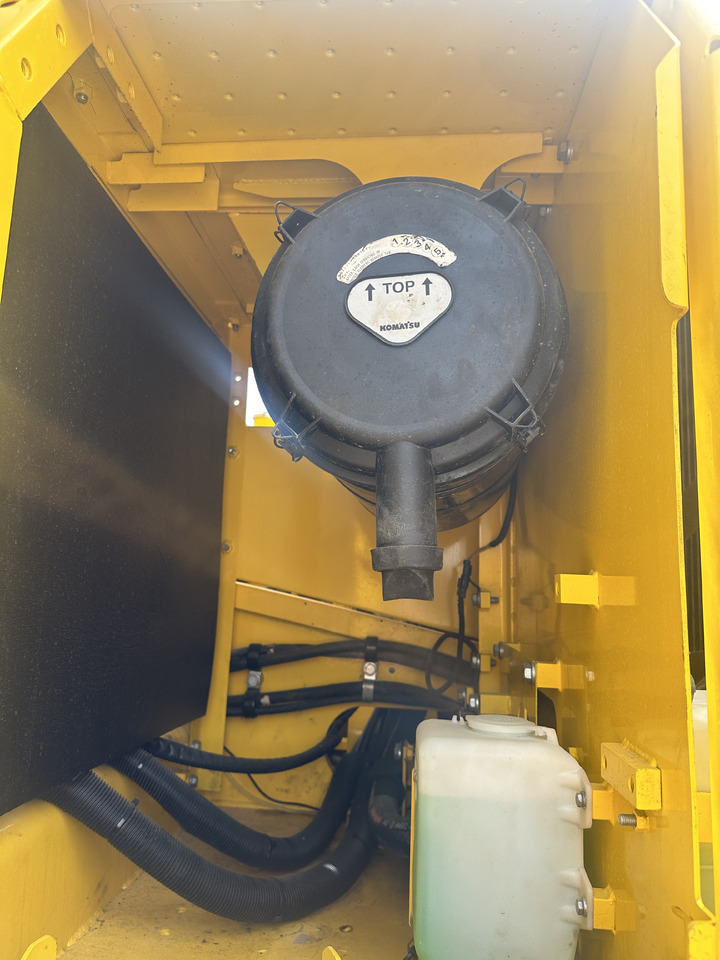 Komatsu PC 240 LC-8 - Máy xúc bánh xích: hình 5 Komatsu PC 240 LC-8 - Máy xúc bánh xích: hình 5