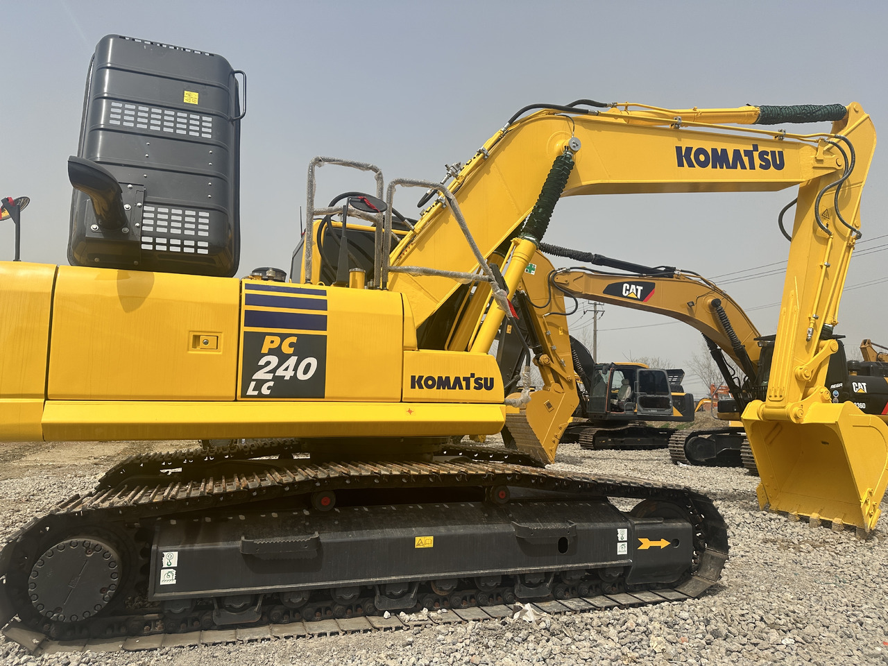 Komatsu PC 240 LC-8 - Máy xúc bánh xích: hình 2 Komatsu PC 240 LC-8 - Máy xúc bánh xích: hình 2
