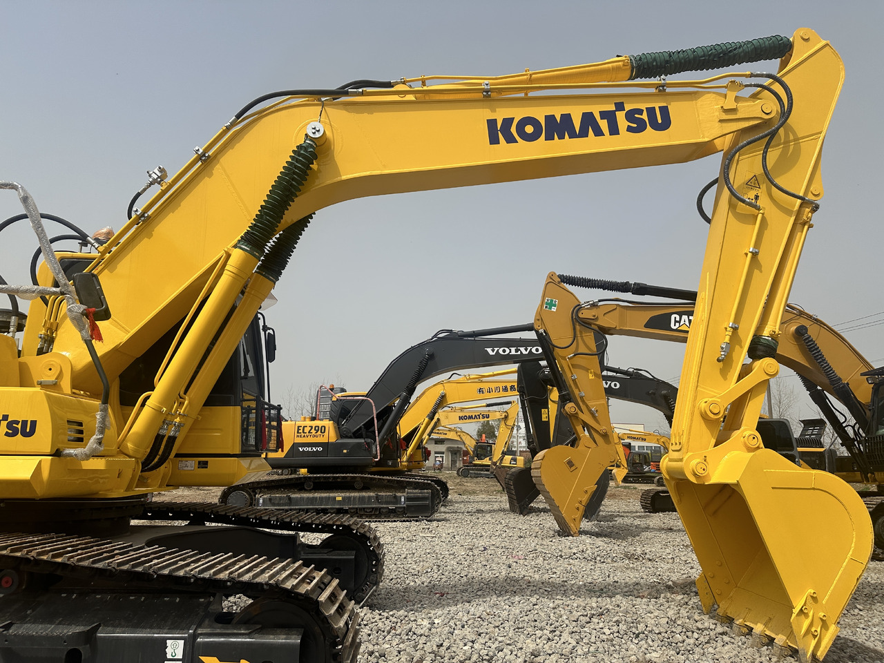 Komatsu PC 240 LC-8 - Máy xúc bánh xích: hình 3 Komatsu PC 240 LC-8 - Máy xúc bánh xích: hình 3