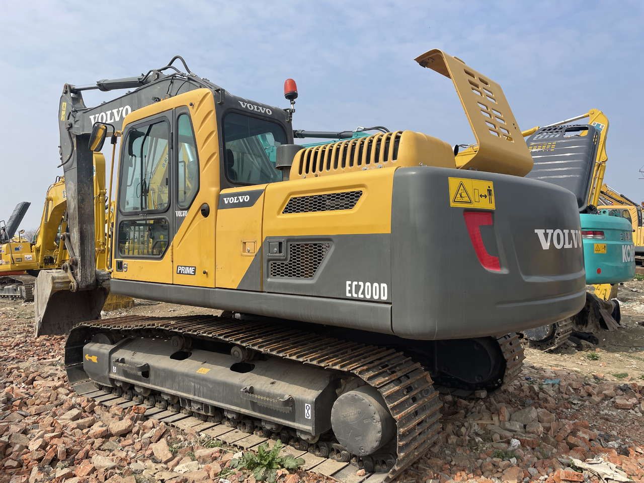 VOLVO EC200D - Máy xúc bánh xích: hình 1 VOLVO EC200D - Máy xúc bánh xích: hình 1