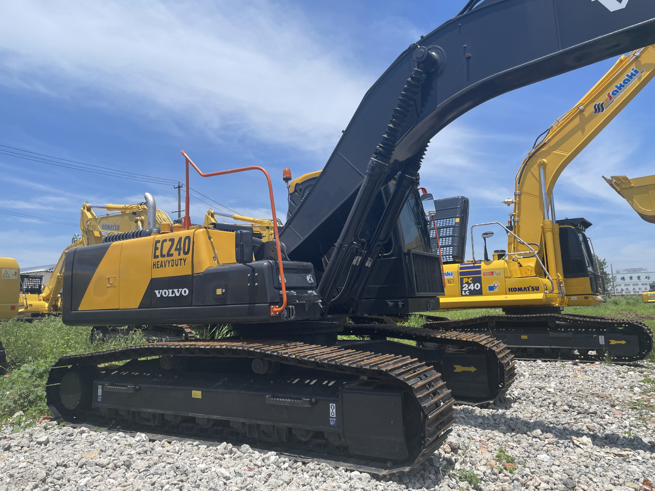 VOLVO EC240 - Máy xúc bánh xích: hình 3 VOLVO EC240 - Máy xúc bánh xích: hình 3