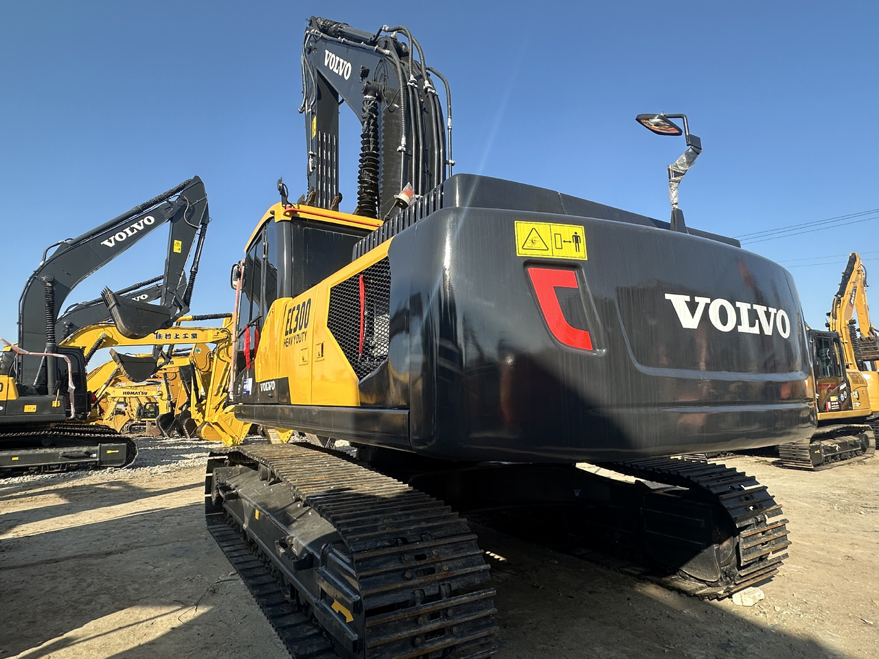 Volvo EC300DL - Máy xúc bánh xích: hình 3 Volvo EC300DL - Máy xúc bánh xích: hình 3