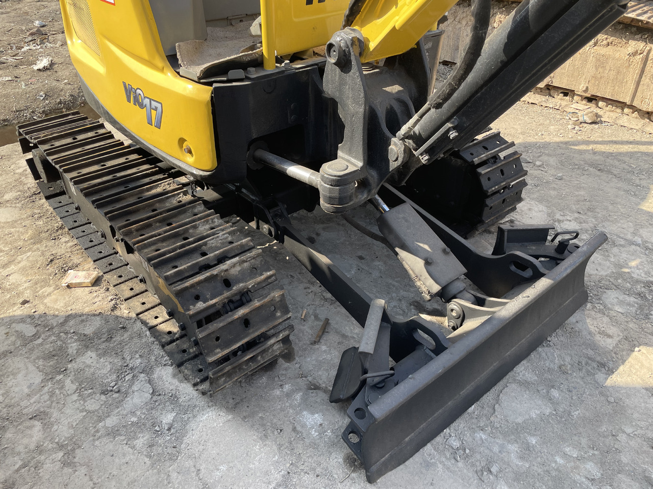 YANMAR Vio17 - Máy xúc mini: hình 4 YANMAR Vio17 - Máy xúc mini: hình 4