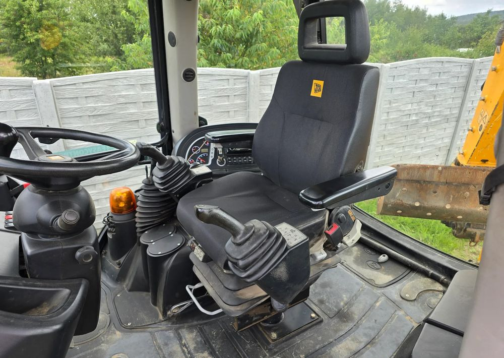 JCB - Máy xúc trước múc sau: hình 3 JCB - Máy xúc trước múc sau: hình 3
