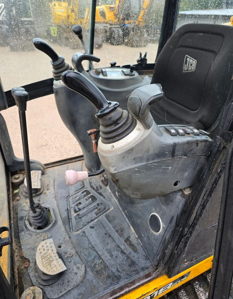 JCB - Máy xúc mini: hình 3 JCB - Máy xúc mini: hình 3