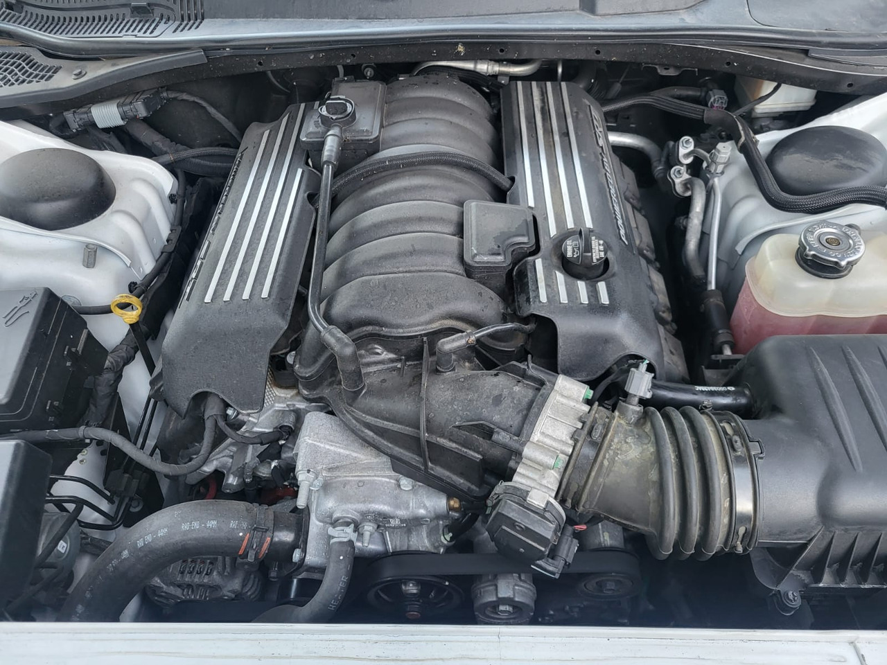 Xe coupe Dodge Challenger: hình 14