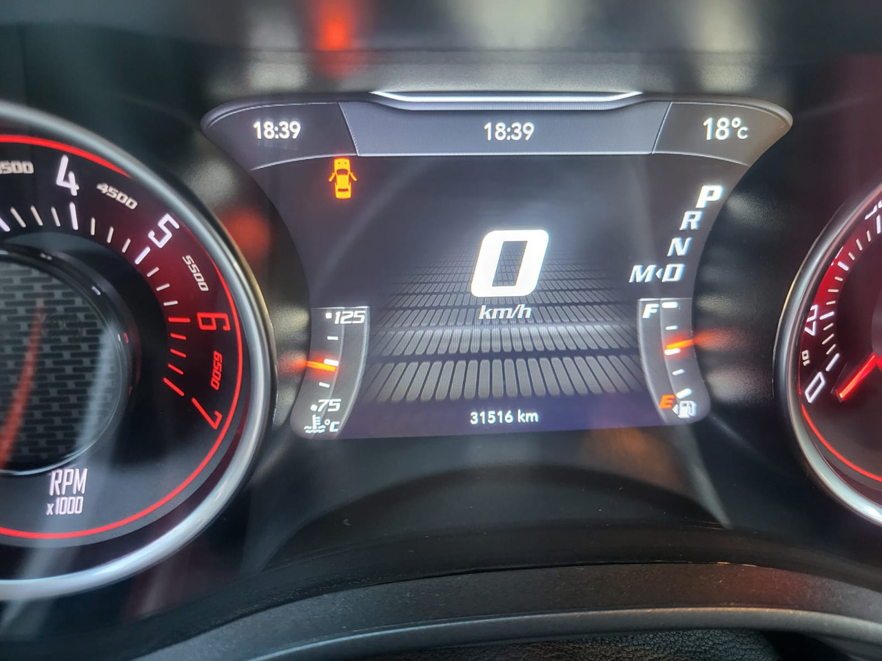 Xe coupe Dodge Challenger: hình 10