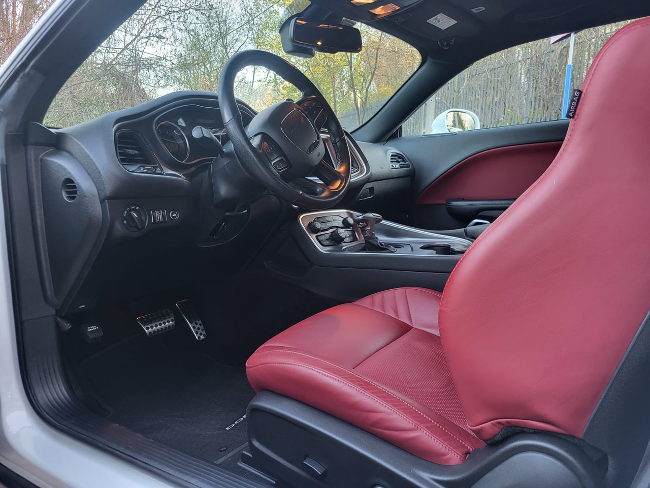 Xe coupe Dodge Challenger: hình 20