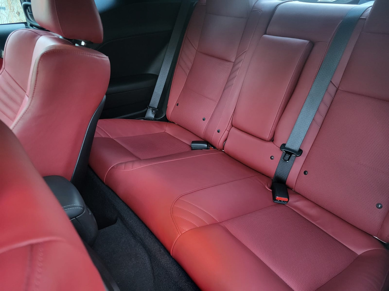 Xe coupe Dodge Challenger: hình 21