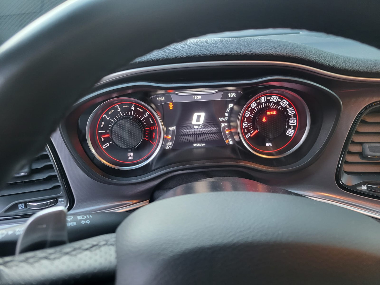 Xe coupe Dodge Challenger: hình 11