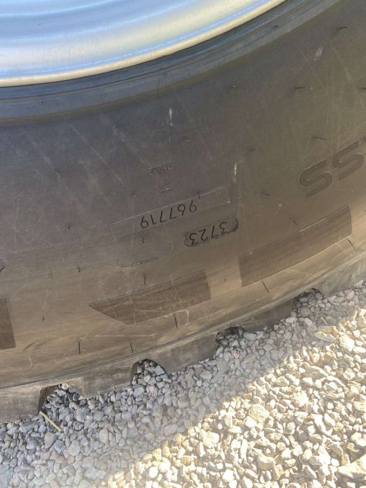 2023 Nokian Hakkapeliitta TRI industrihjul - Dụng cụ/ Thiết bị: hình 4 2023 Nokian Hakkapeliitta TRI industrihjul - Dụng cụ/ Thiết bị: hình 4