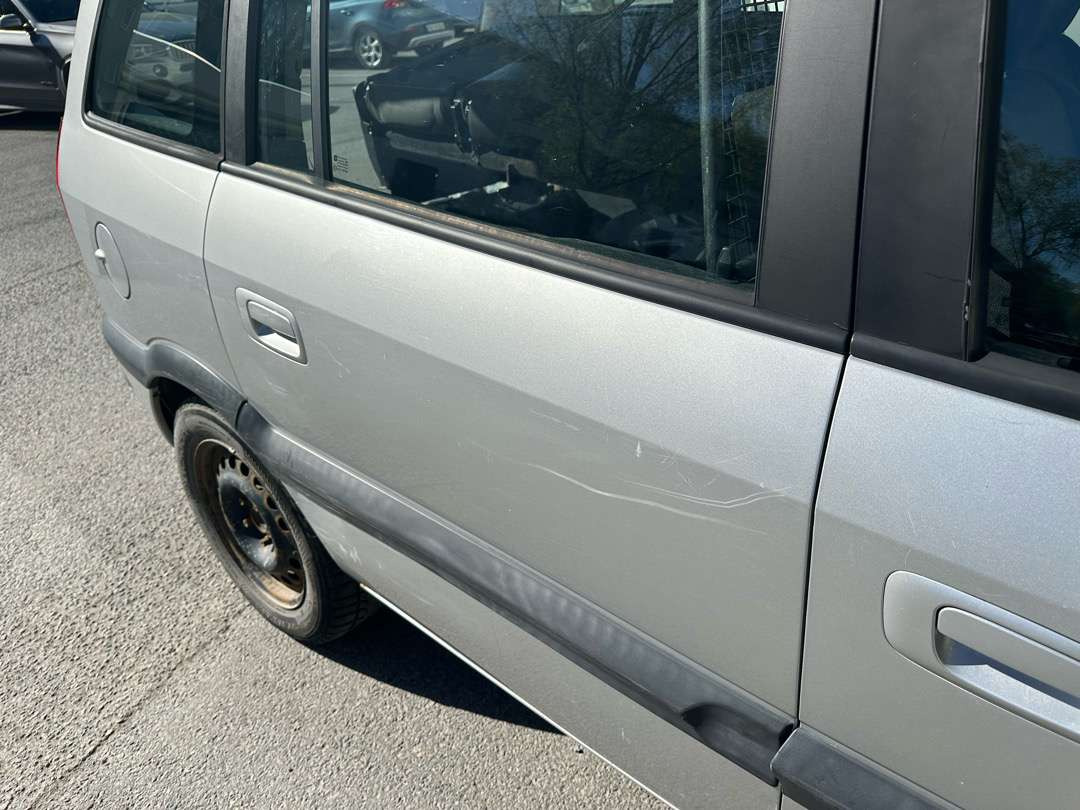 2003 Opel Zafira 1.8 Comfort / Lav km / - Máy móc khác: hình 5 2003 Opel Zafira 1.8 Comfort / Lav km / - Máy móc khác: hình 5