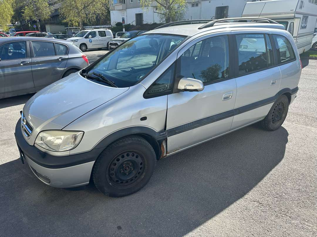 2003 Opel Zafira 1.8 Comfort / Lav km / - Máy móc khác: hình 1 2003 Opel Zafira 1.8 Comfort / Lav km / - Máy móc khác: hình 1