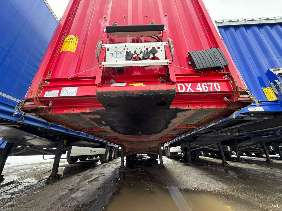 2015 KRONE Profi Liner / MEGA / Curtain / Lifting roof - Rơ moóc: hình 4 2015 KRONE Profi Liner / MEGA / Curtain / Lifting roof - Rơ moóc: hình 4