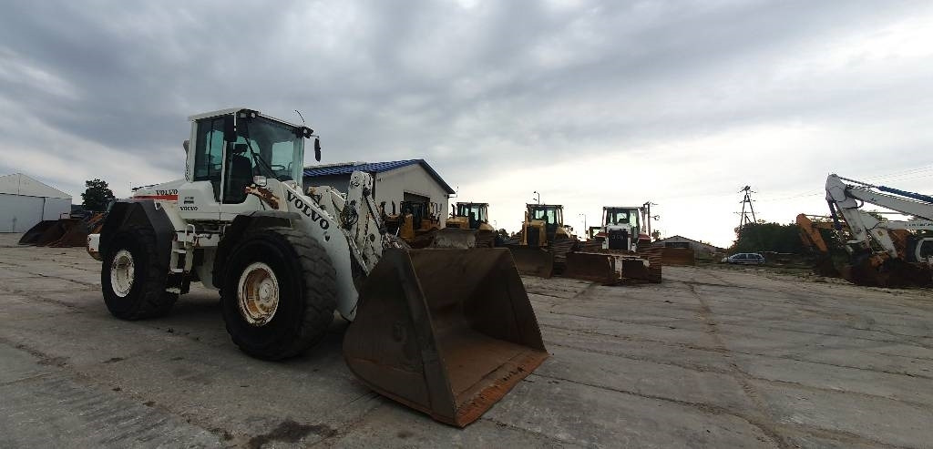 Volvo L 110 F - Máy xúc lật bánh lốp: hình 4 Volvo L 110 F - Máy xúc lật bánh lốp: hình 4