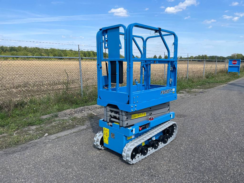 Fronteq FS0507T Tracked Scissor Lift | 2025 - Máy nâng người hình kéo: hình 2 Fronteq FS0507T Tracked Scissor Lift | 2025 - Máy nâng người hình kéo: hình 2