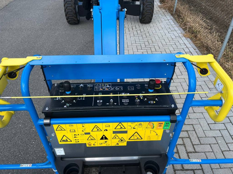 Xe nâng người hình viễn vọng kính Genie S 45 XC: hình 7
