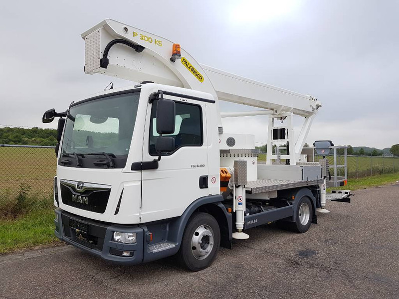 Palfinger P 300 KS | 2022 - Nền bục trên không gắn trên xe tải: hình 2 Palfinger P 300 KS | 2022 - Nền bục trên không gắn trên xe tải: hình 2