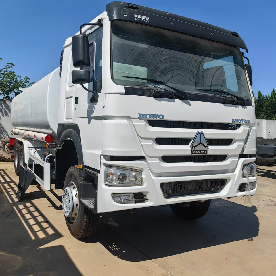 HOWO - Xe bồn: hình 2 HOWO - Xe bồn: hình 2