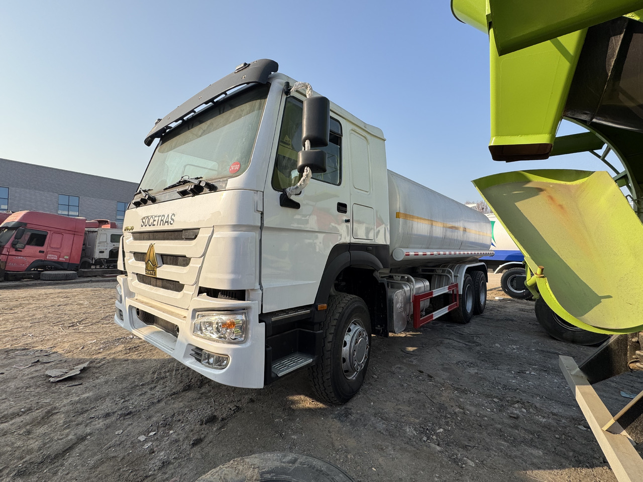 HOWO - Xe bồn: hình 4 HOWO - Xe bồn: hình 4