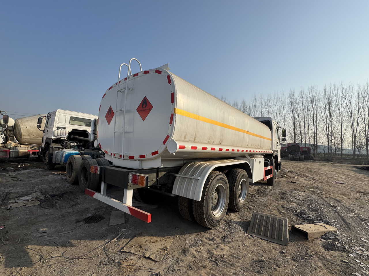 HOWO - Xe bồn: hình 3 HOWO - Xe bồn: hình 3