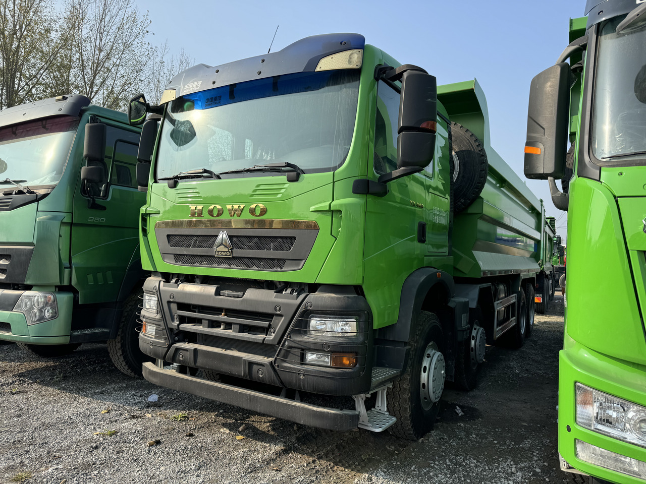 SINOTRUCK HOWO - Xe ben: hình 2 SINOTRUCK HOWO - Xe ben: hình 2