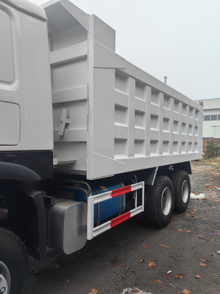 SINOTRUCK HOWO - Xe ben: hình 4 SINOTRUCK HOWO - Xe ben: hình 4
