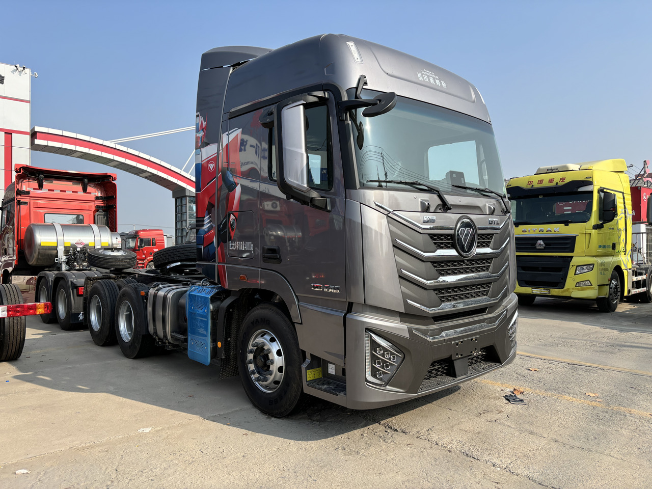 AUMAN GTL - Xe đầu kéo: hình 2 AUMAN GTL - Xe đầu kéo: hình 2