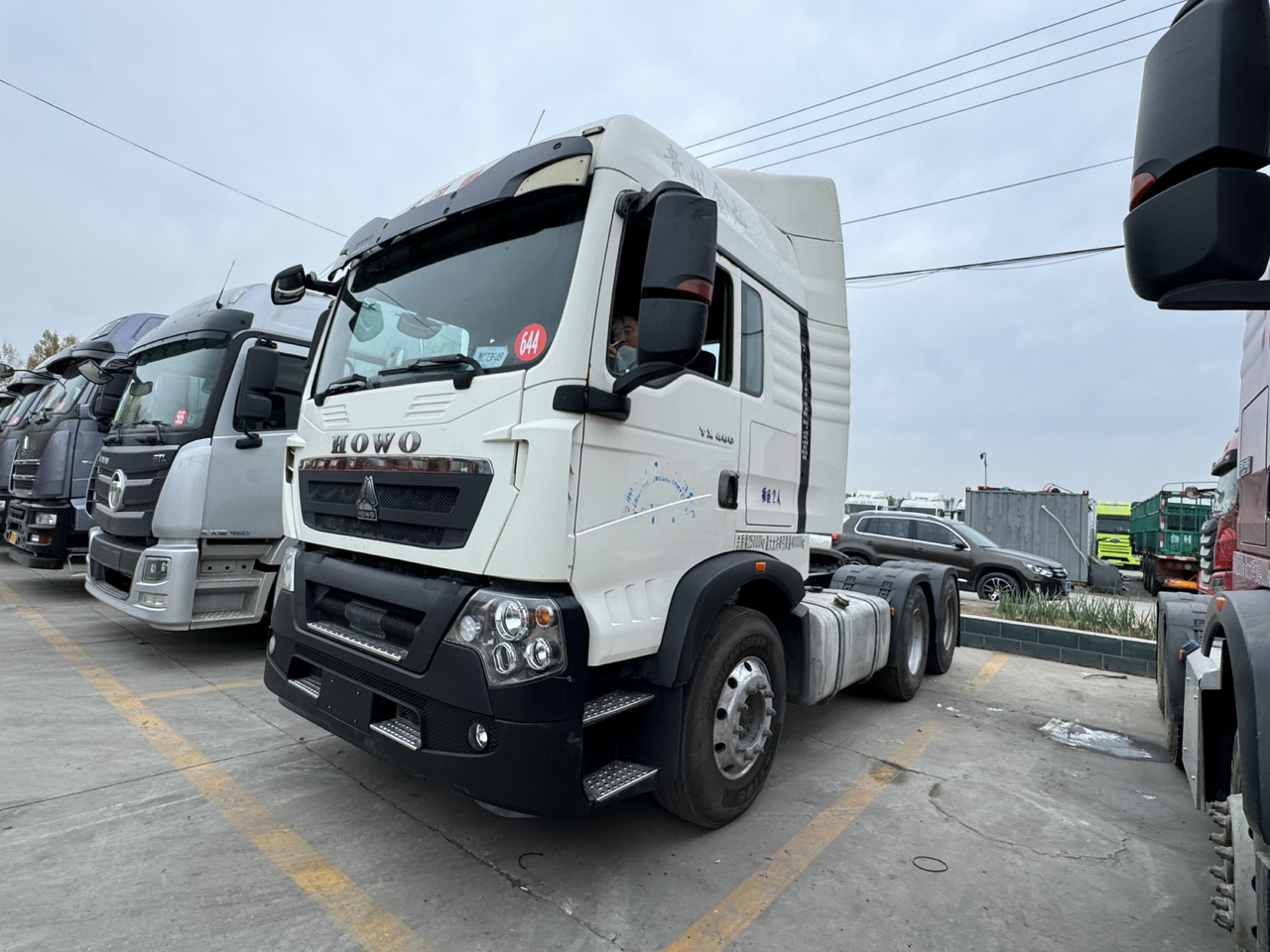 HOWO TRACTOR - Xe đầu kéo: hình 2 HOWO TRACTOR - Xe đầu kéo: hình 2