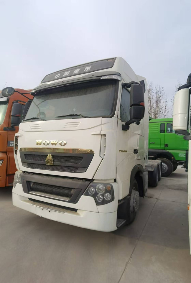 HOWO - Xe đầu kéo: hình 1 HOWO - Xe đầu kéo: hình 1