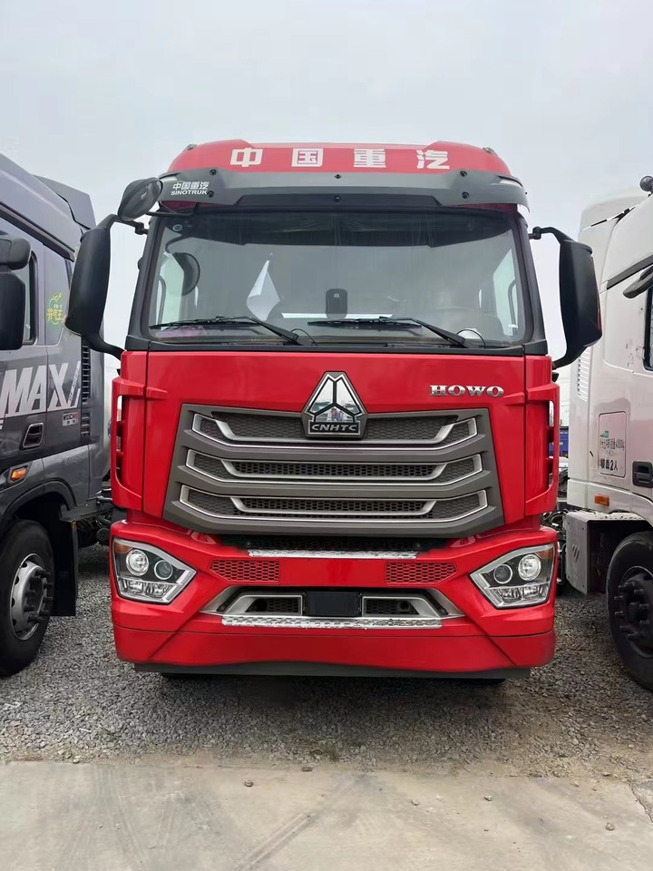 HOWO - Xe đầu kéo: hình 2 HOWO - Xe đầu kéo: hình 2