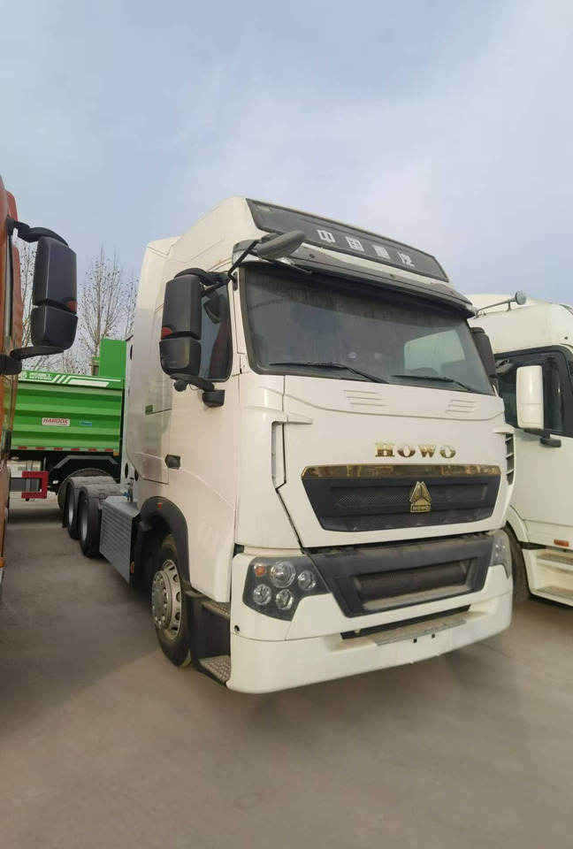 HOWO - Xe đầu kéo: hình 2 HOWO - Xe đầu kéo: hình 2