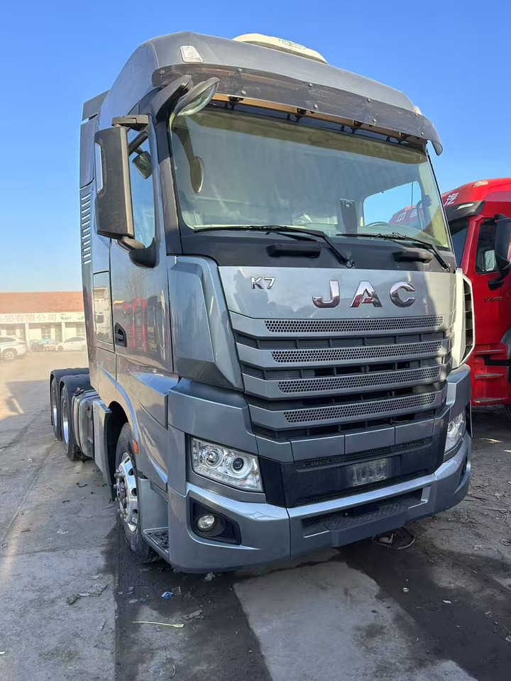 JAC K7 - Xe đầu kéo: hình 2 JAC K7 - Xe đầu kéo: hình 2