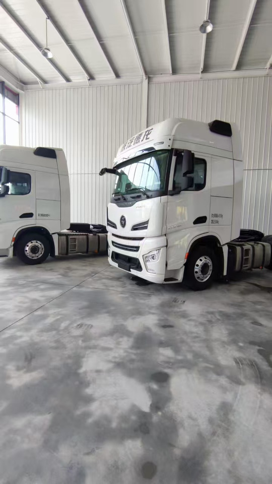 SHACMAN - Xe đầu kéo: hình 2 SHACMAN - Xe đầu kéo: hình 2