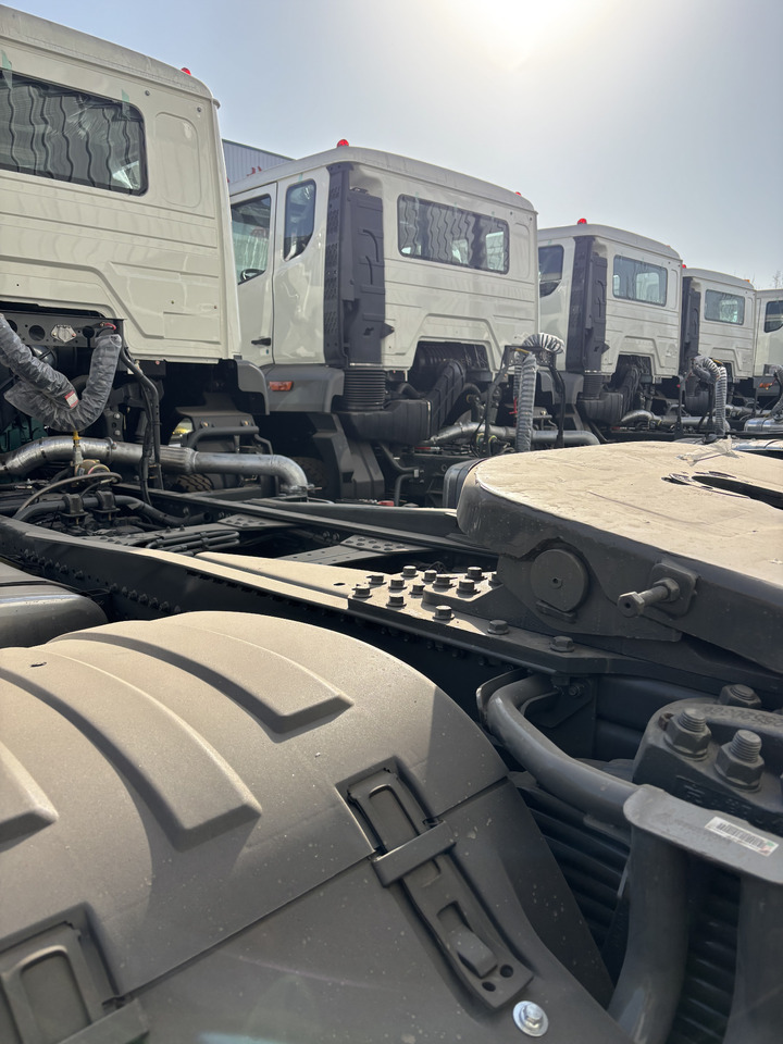 SINOTRUCK HOWO - Xe đầu kéo: hình 4 SINOTRUCK HOWO - Xe đầu kéo: hình 4