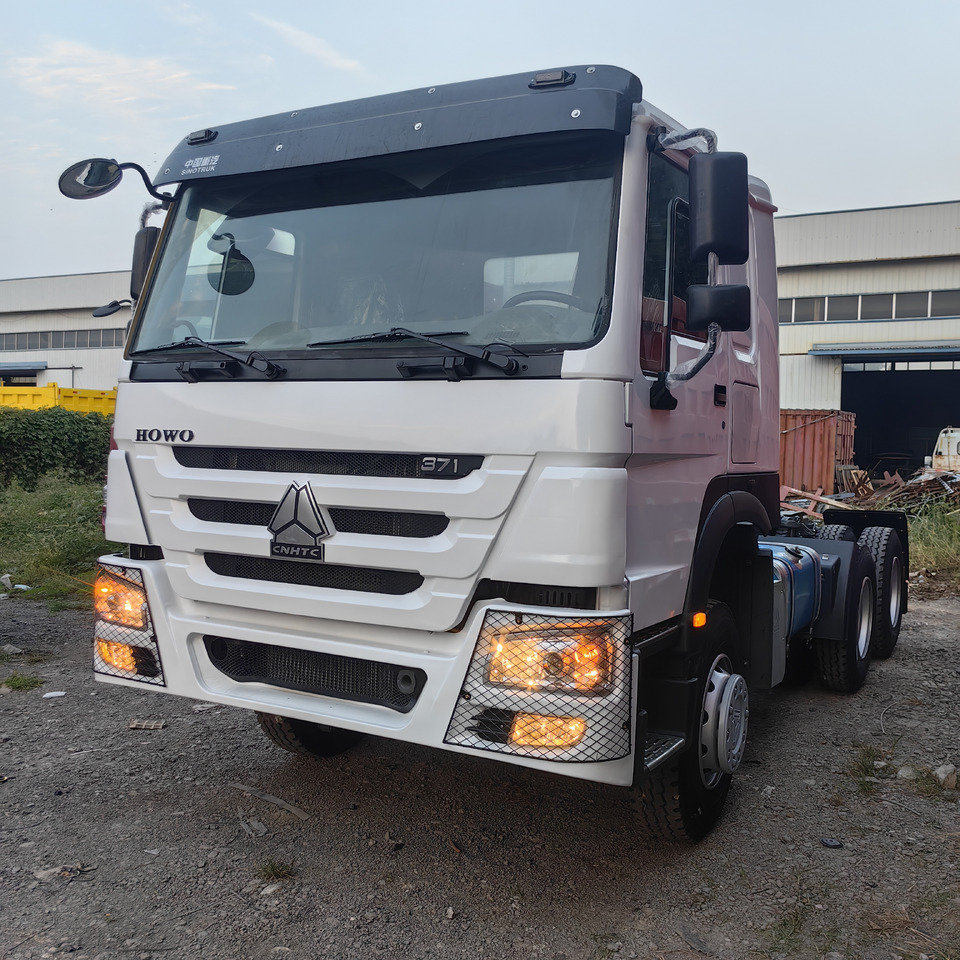 SINOTRUCK HOWO - Xe đầu kéo: hình 2 SINOTRUCK HOWO - Xe đầu kéo: hình 2