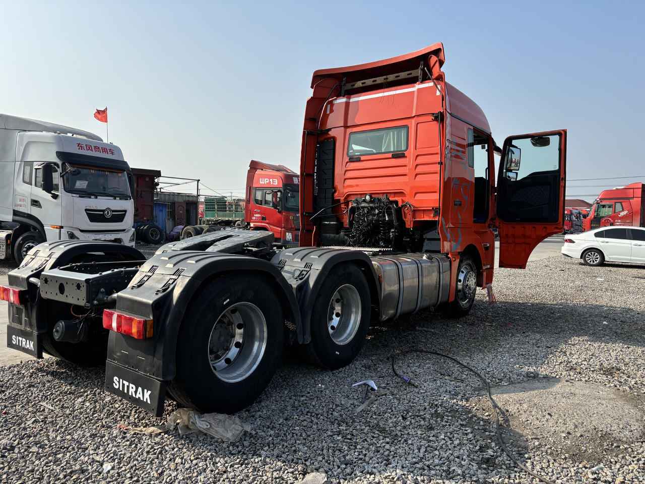 SITRAK HOWO G7 - Xe đầu kéo: hình 4 SITRAK HOWO G7 - Xe đầu kéo: hình 4