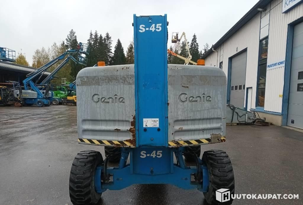 Genie S-45 RT, boom lift, rough-terrain, 2003, Hyvinkää - Xe nâng người hình viễn vọng kính: hình 4 Genie S-45 RT, boom lift, rough-terrain, 2003, Hyvinkää - Xe nâng người hình viễn vọng kính: hình 4
